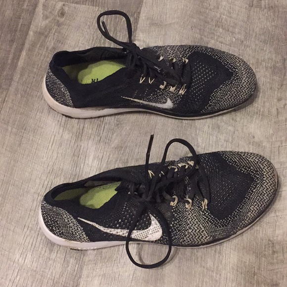 Nike Running shoes - Picture 2 of 4